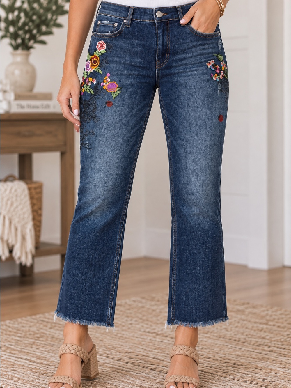Zara Women’s Premium Collection Floral Embroidered Dark Blue Crop Jeans-6 NWOT